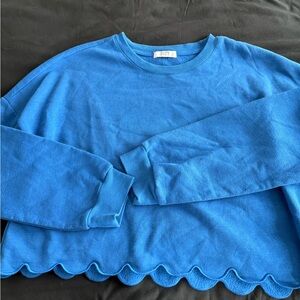 Scalloped Hem Crewneck Sweatshirt
